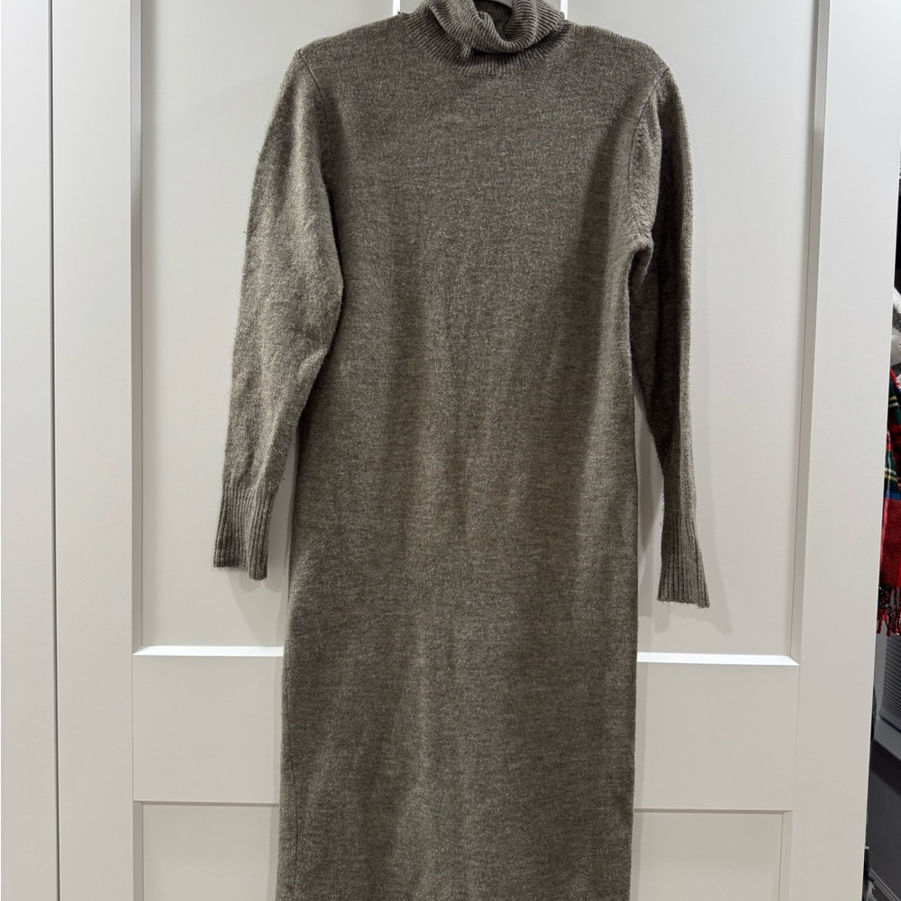 She + Sky Long Sleeve Gray Sweater Dress